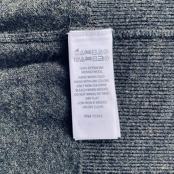 Isaac Mizrahi Women’s V Neck 100% Merino Wool Sweater - Picture 4 of 6